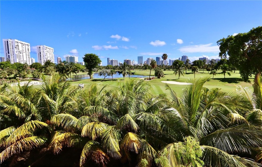 EXPERIENCE BREATHTAKING GOLF COURSE VIEWS FROM THIS STUNNINGLY - Beach Condo for sale in Aventura, Florida on Beachhouse.com