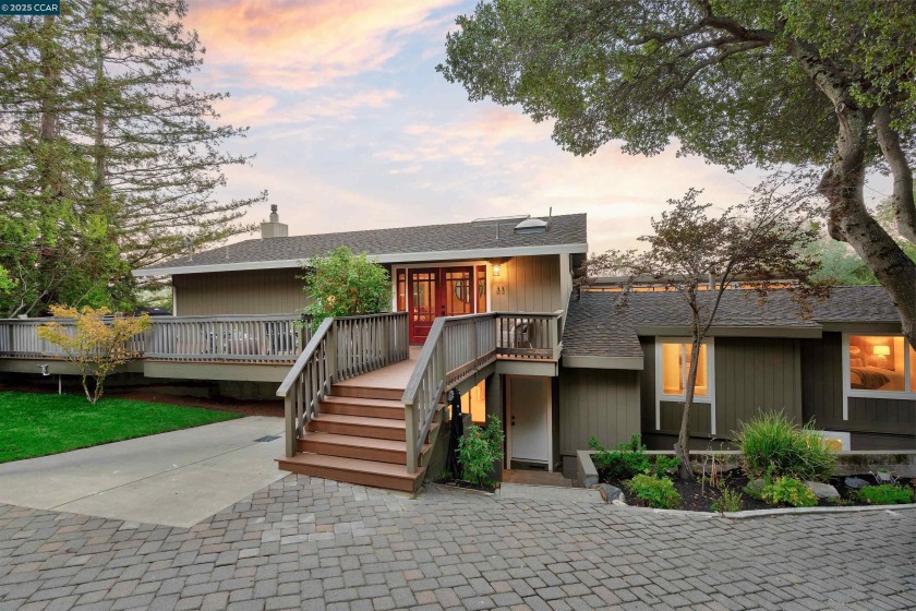 Discover a one-of-a-kind Orinda property offering 3,764 sq ft of - Beach Home for sale in Orinda, California on Beachhouse.com