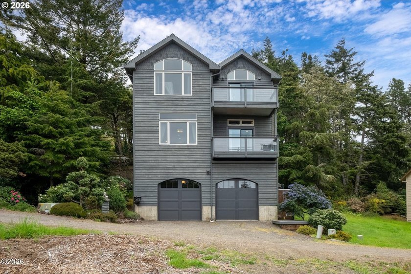 LOVELY CUSTOM 4 BEDROOM, 4 BATH HOME JUST MINUTES FROM OCEANSIDE - Beach Home for sale in Oceanside, Oregon on Beachhouse.com