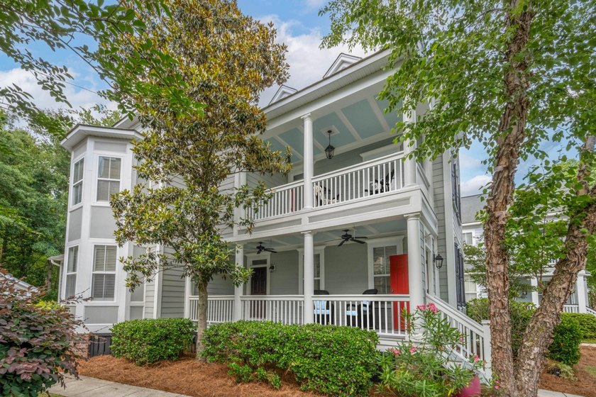 Welcome to the perfect blend of classic Charleston charm and - Beach Home for sale in Charleston, South Carolina on Beachhouse.com