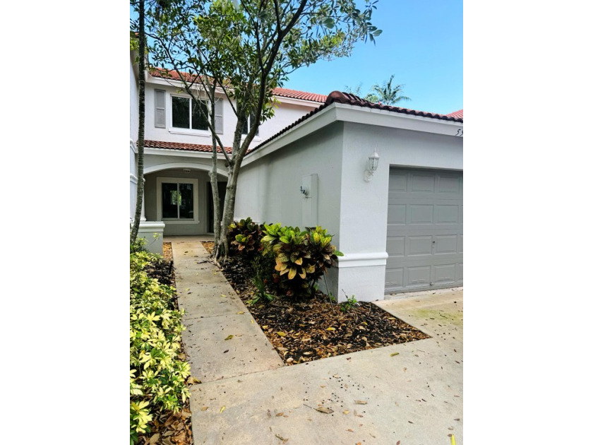 Beautiful move in ready town home Located in Rivera beach - Beach Townhome/Townhouse for sale in Riviera Beach, Florida on Beachhouse.com