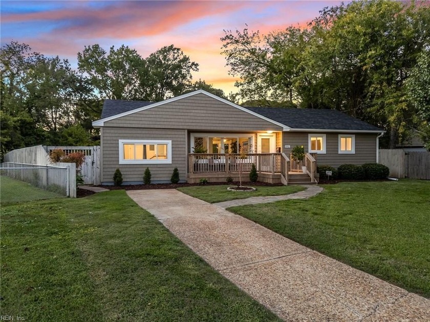 Welcome to your romantic coastal escape, an exquisitely - Beach Home for sale in Norfolk, Virginia on Beachhouse.com