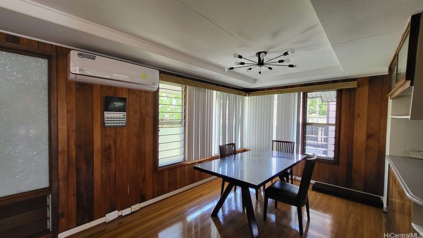 Welcome to this exceptional 6-bedroom, 2.5-bath single-family - Beach Home for sale in Aiea, Hawaii on Beachhouse.com