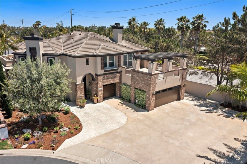 Exceptional one of a kind Edwards Hill Estate Property. This - Beach Home for sale in Huntington Beach, California on Beachhouse.com