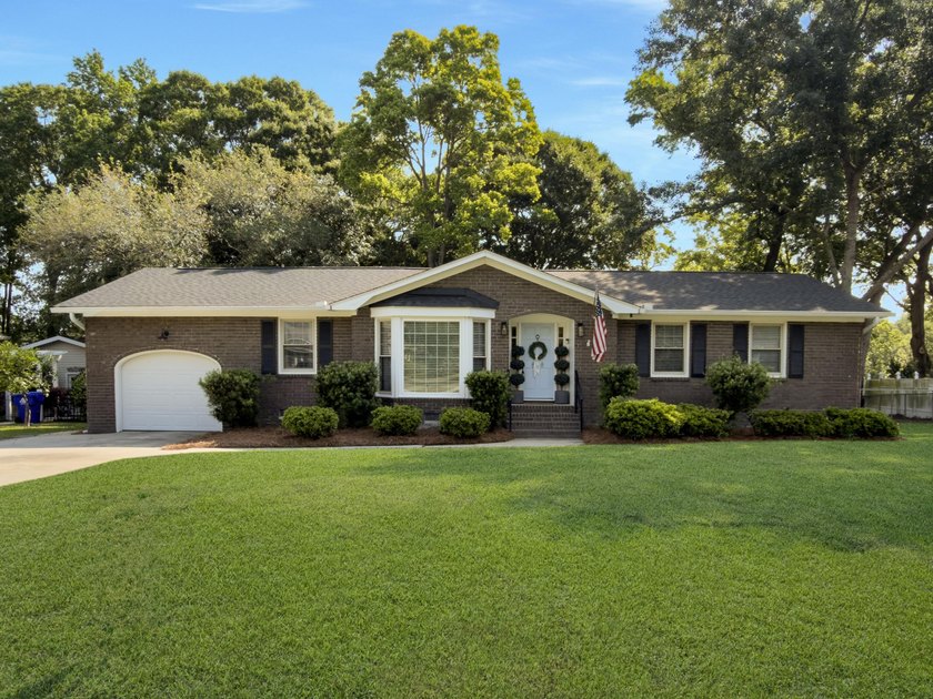 Welcome to this beautifully fully updated 1 story ranch home in - Beach Home for sale in Charleston, South Carolina on Beachhouse.com