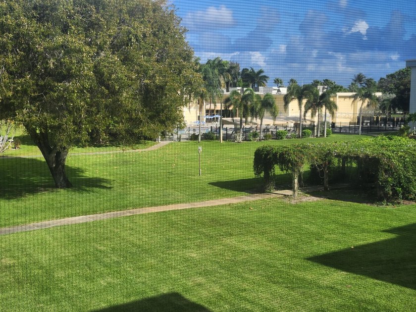 2BR/2BA - 3rd-floor, elevator-access in desirable Building 5 - Beach Condo for sale in Boynton Beach, Florida on Beachhouse.com