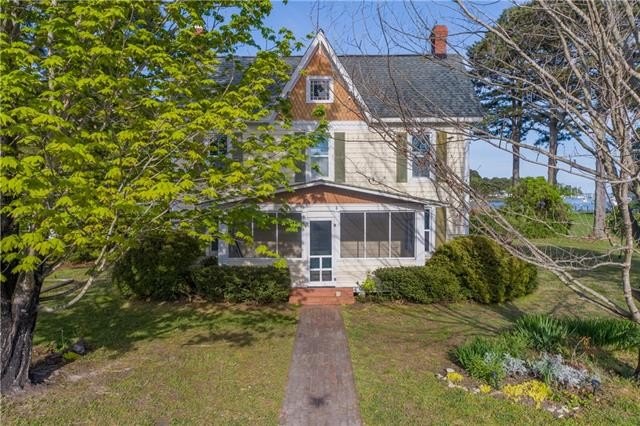 Charming 1920s Waterfront Farmhouse on Lovers Lane
Nestled on - Beach Home for sale in Deltaville, Virginia on Beachhouse.com