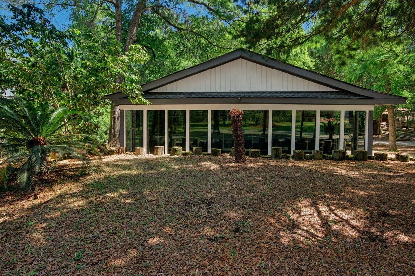 Fully renovated 1800 sq ft house situated on over a half acre of - Beach Home for sale in Pawleys Island, South Carolina on Beachhouse.com
