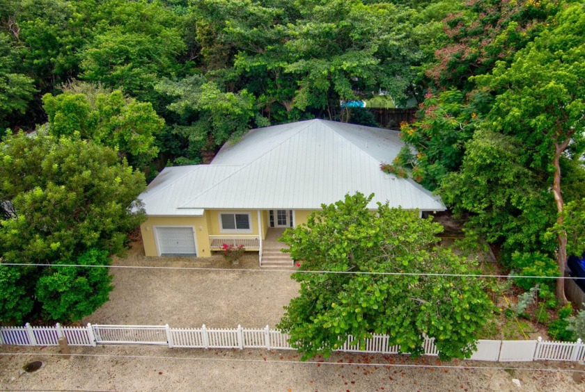 Key Largo Beautiful single family homewith metal roof and impact - Beach Home for sale in Key Largo, Florida on Beachhouse.com