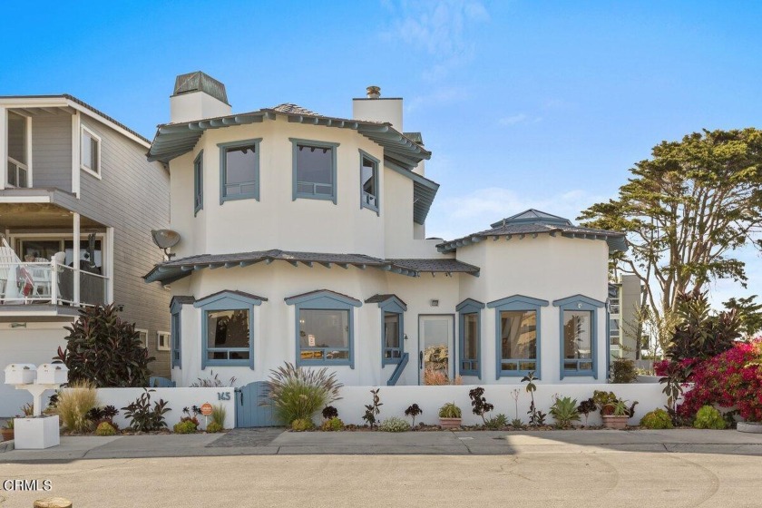 Known as the 'Thompson Towers', this charming home is absolutely - Beach Home for sale in Oxnard, California on Beachhouse.com