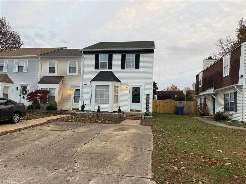 Welcome to this updated end-unit townhome offering 3 bedrooms - Beach Townhome/Townhouse for sale in Virginia Beach, Virginia on Beachhouse.com