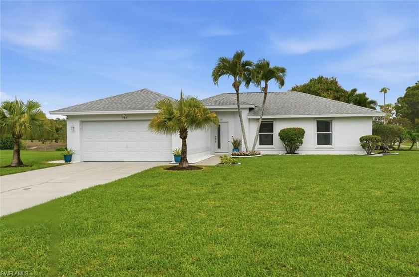 Welcome to Orange Tree. This Beautifully updated 3 Bedroom, 2 - Beach Home for sale in Naples, Florida on Beachhouse.com