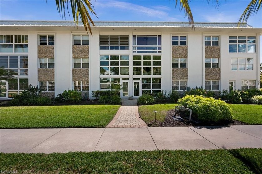 Live your Olde Naples dream in this fully renovated 2BR/2BA - Beach Condo for sale in Naples, Florida on Beachhouse.com