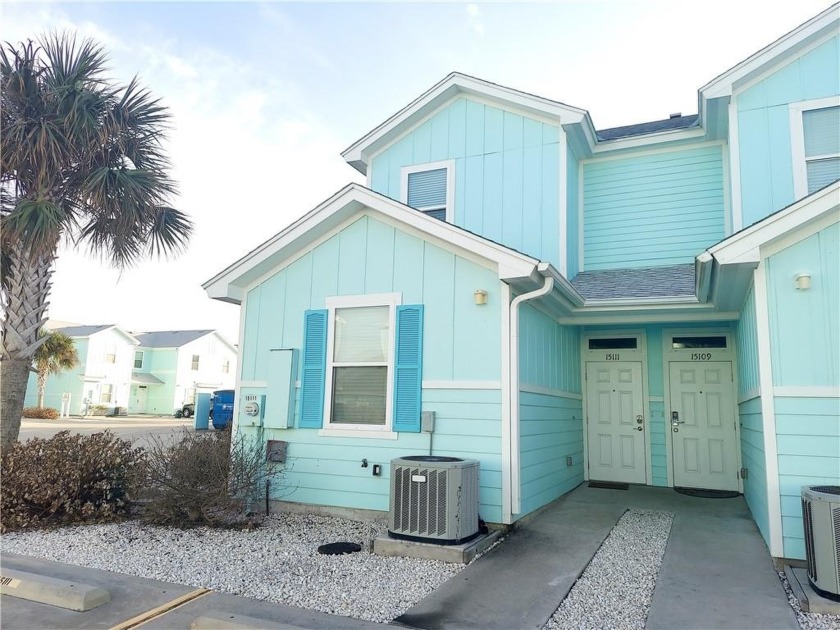 Come view this FULLY FURNISHED 3 bed 3 bath unit at Nemo Cay - Beach Townhome/Townhouse for sale in Corpus Christi, Texas on Beachhouse.com