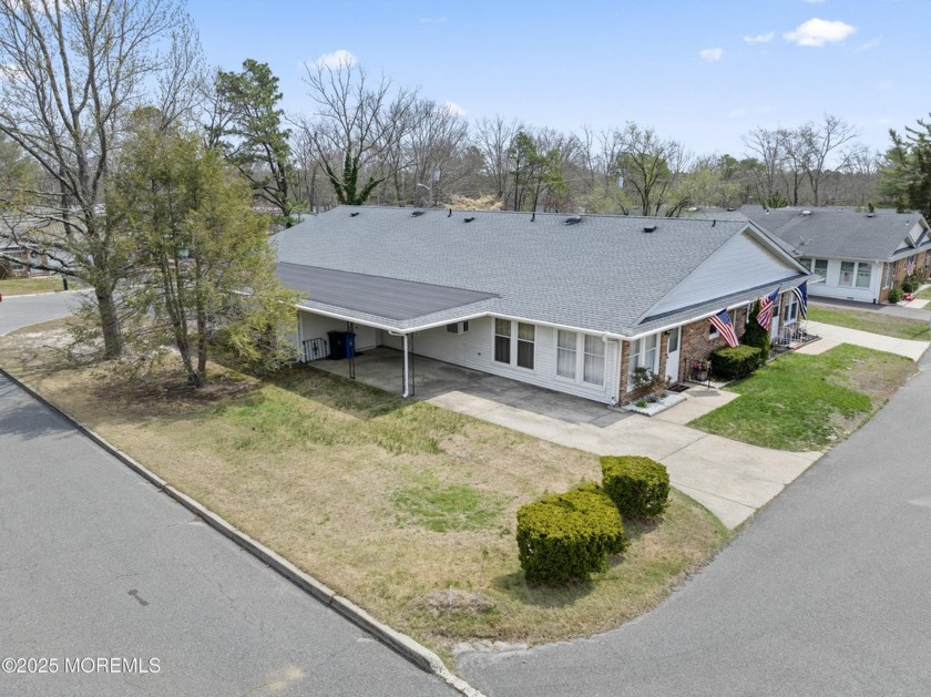 Welcome to 20 D Sycamore Rd in Manahawkin's desirable Fawn Lakes - Beach Home for sale in Manahawkin, New Jersey on Beachhouse.com