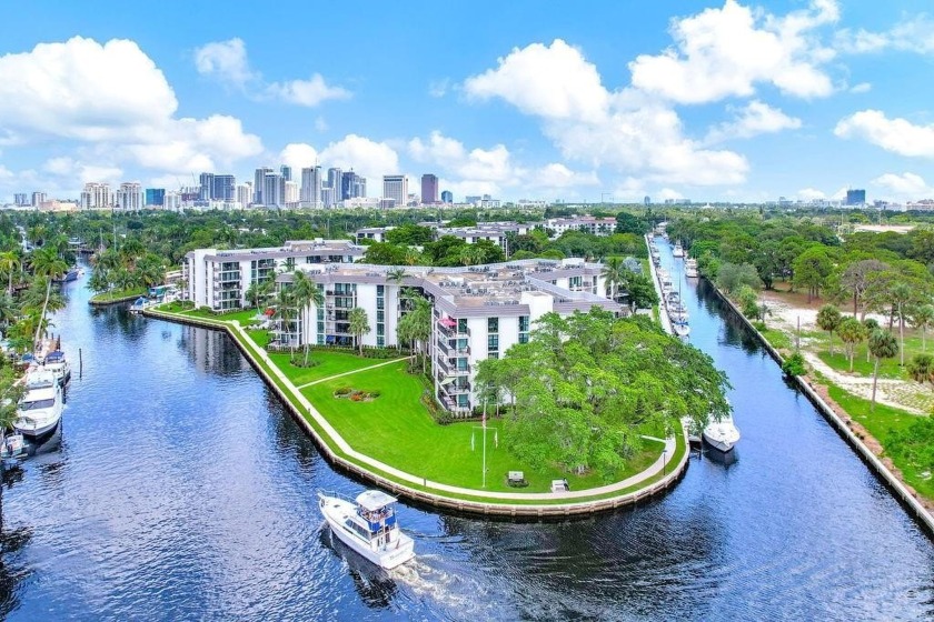 WELL MAINTAINED 1 BEDROOM, 1 BATH CONDO WITH VIEW OF SOUTH CANAL - Beach Condo for sale in Fort Lauderdale, Florida on Beachhouse.com