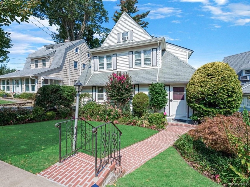 Welcome to 367 Grosvenor Street, a rare opportunity to own a - Beach Home for sale in Douglaston, New York on Beachhouse.com