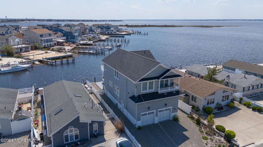 Get ready for the best summer ever. Enjoy the best of the Jersey - Beach Home for sale in Lavallette, New Jersey on Beachhouse.com