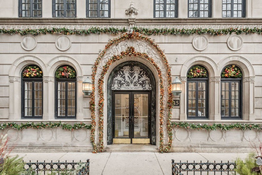 Set in an intimate elevator pre-war building with only two homes - Beach Home for sale in Chicago, Illinois on Beachhouse.com