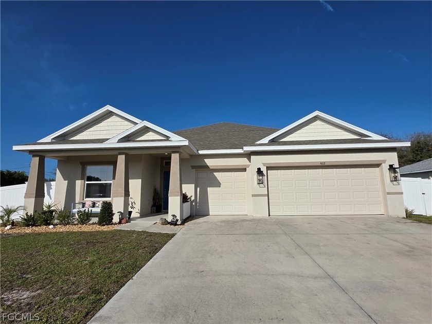 Spacious 4-bedroom + den, 3-bath home with a 3-car garage - Beach Home for sale in Cape Coral, Florida on Beachhouse.com