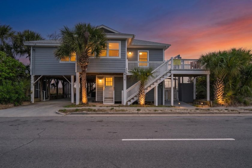 This classic Edisto home is just steps to the ocean w/ the - Beach Home for sale in Edisto Island, South Carolina on Beachhouse.com
