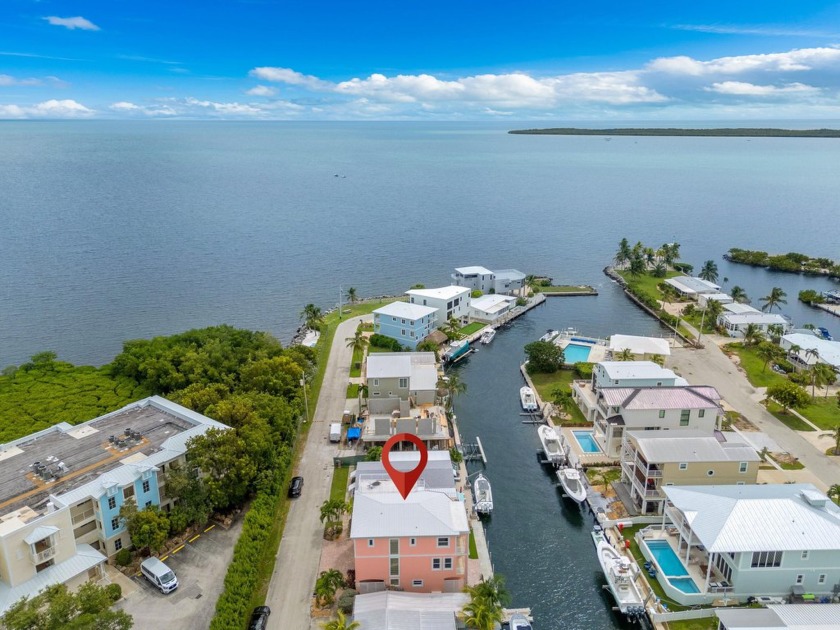 Exceptional four bedroom waterfront luxury home, with superior - Beach Home for sale in Key Largo, Florida on Beachhouse.com