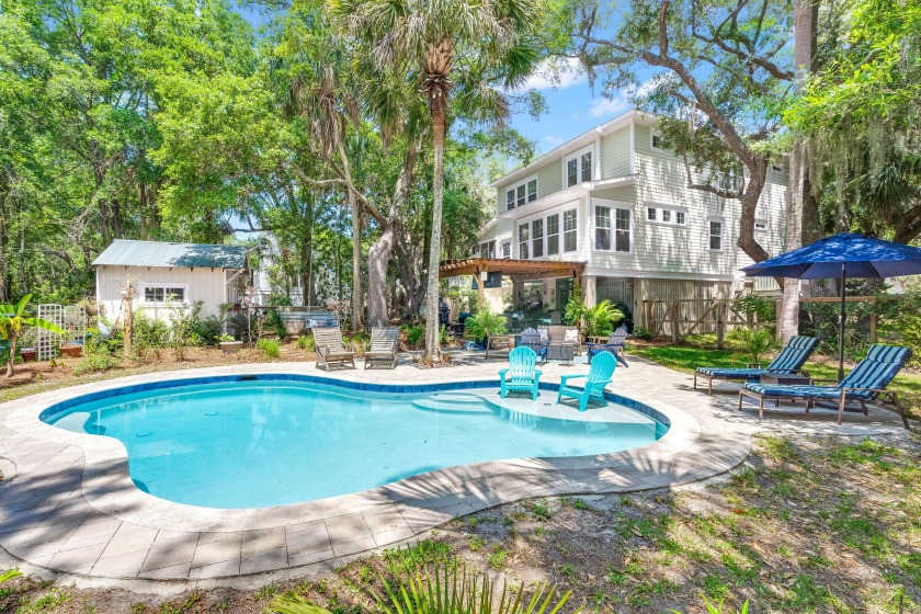 Don't miss the opportunity to own this beautiful Island - Beach Home for sale in Isle of Palms, South Carolina on Beachhouse.com