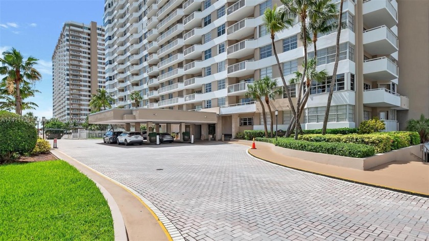 Impeccable 2-bedroom 2 bath Corner Unit with Magnificent Views - Beach Condo for sale in Hallandale Beach, Florida on Beachhouse.com