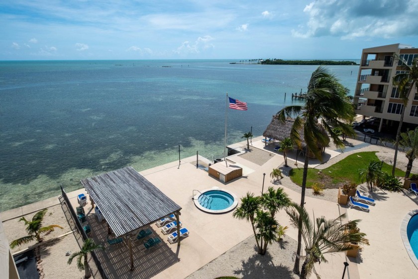 Fabulous top floor location with spectacular ocean views!  This - Beach Condo for sale in Upper Matecumbe Key, Florida on Beachhouse.com