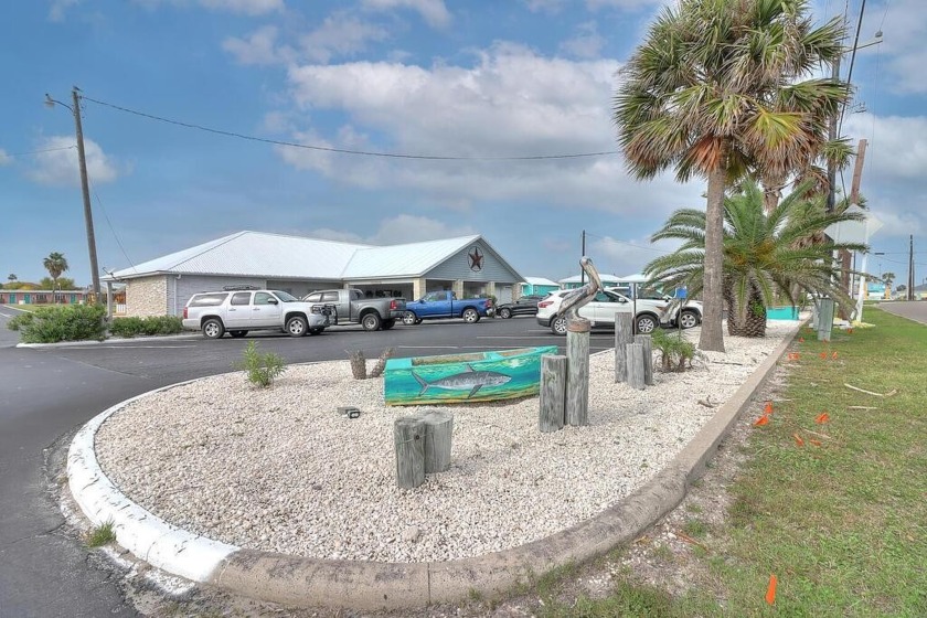 Successful Motel in the heart of downtown Port Aransas. Once in - Beach Commercial for sale in Port Aransas, Texas on Beachhouse.com