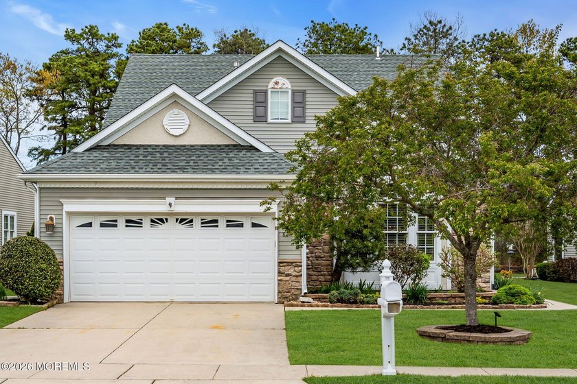 This stunning two-story Chesapeake model sits on the golf course - Beach Home for sale in Waretown, New Jersey on Beachhouse.com