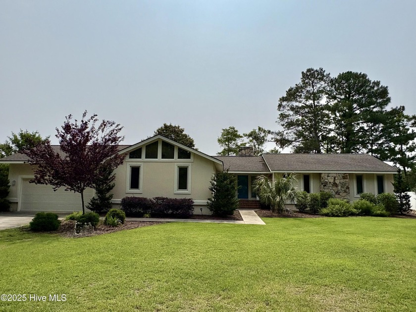 This waterfront home in a great area on a quiet private road is - Beach Home for sale in New Bern, North Carolina on Beachhouse.com