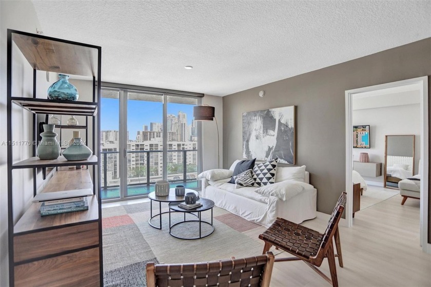 Spectacular move-in ready 3bed, 3-baths situated in the city of - Beach Condo for sale in Sunny Isles Beach, Florida on Beachhouse.com