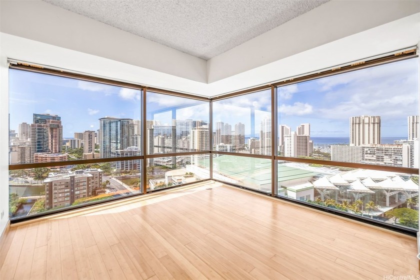 Breathtaking, unobstructed panoramic views of the Mountains - Beach Condo for sale in Honolulu, Hawaii on Beachhouse.com