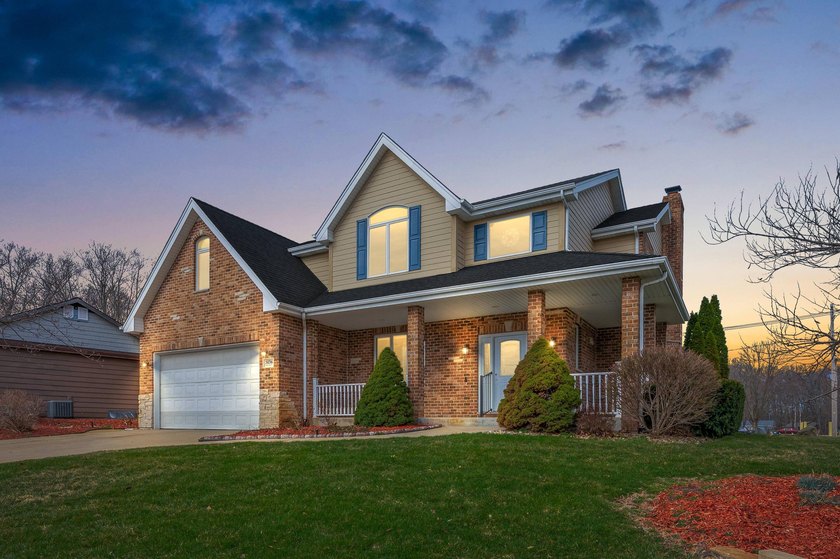 Incredible home in Yacht Club Point with DEEDED ACCESS to - Beach Home for sale in Coloma, Michigan on Beachhouse.com