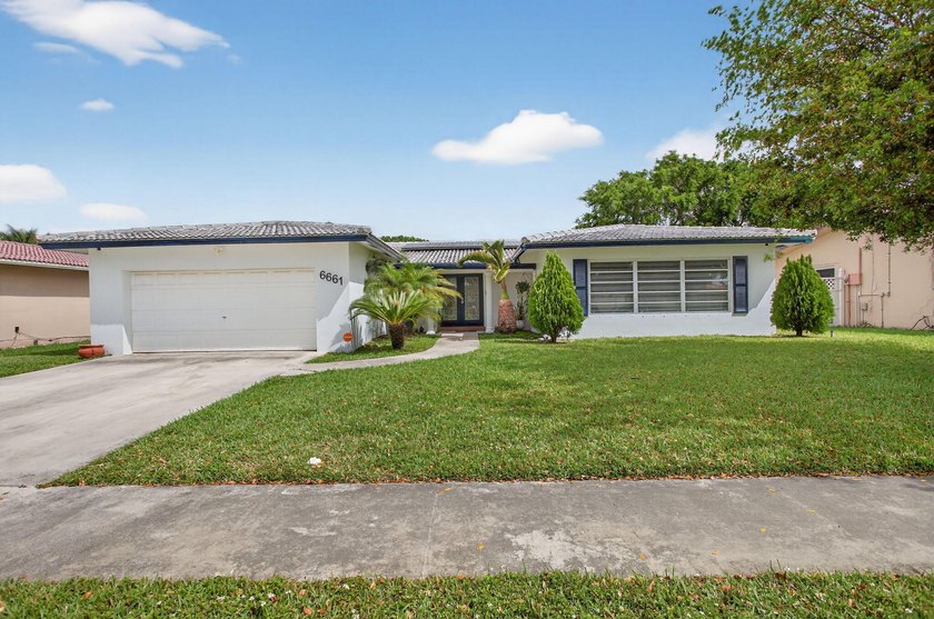 Beautiful 3 bedroom 2 bath waterfront home. Totally renovated - Beach Home for sale in Margate, Florida on Beachhouse.com