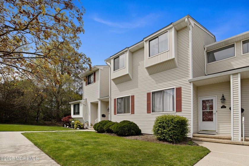 Immaculate updated 2 BD townhome w/fin w-o bsmt, & private - Beach Condo for sale in Middletown, New Jersey on Beachhouse.com