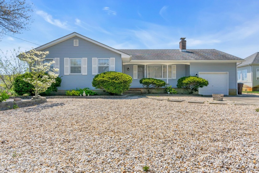 Lovely waterfront home in Bayville with close proximity to the - Beach Home for sale in Ocean Gate, New Jersey on Beachhouse.com