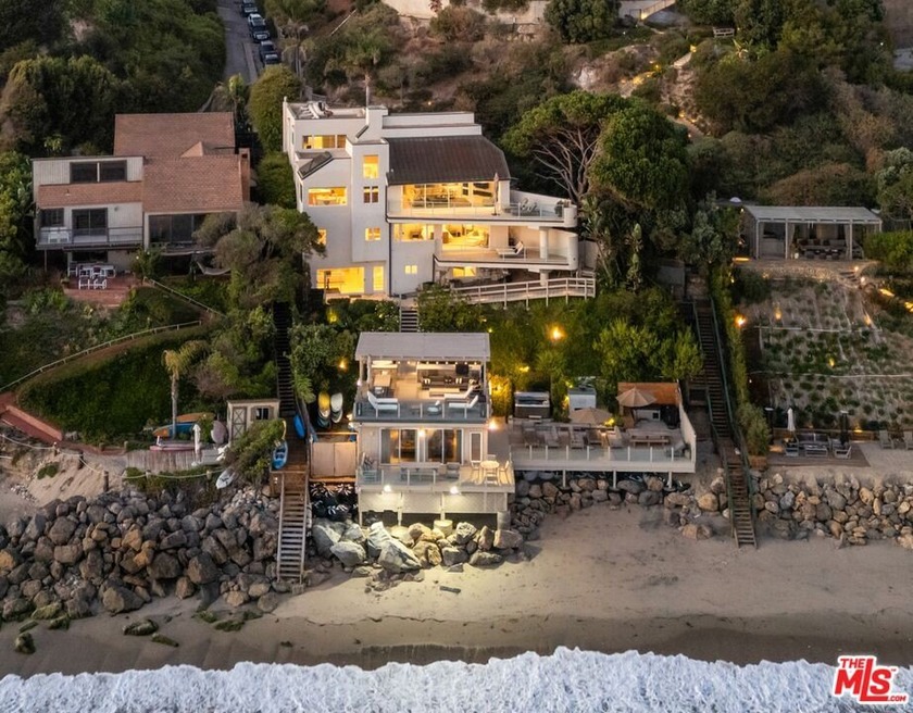 Spectacular Paradise Cove beachfront compound located on the - Beach Home for sale in Malibu, California on Beachhouse.com