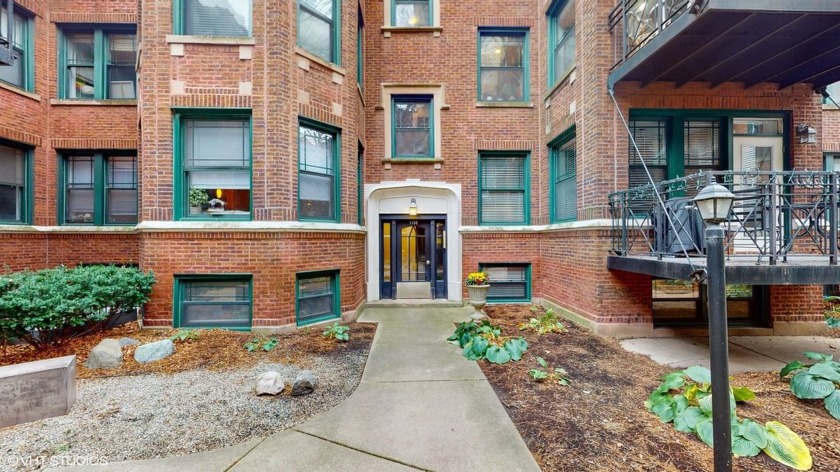 Beautifully Updated 2BR/2BA Condo in Rogers Park - Steps from - Beach Home for sale in Chicago, Illinois on Beachhouse.com