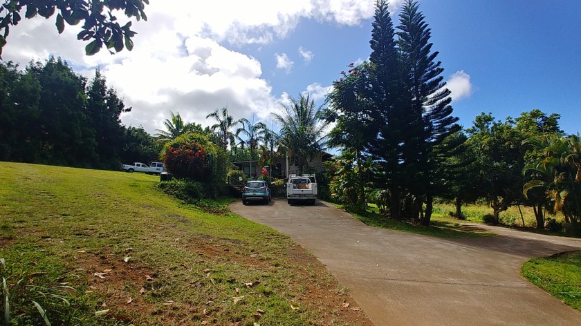 Close to the City, but Nestled in the Woods - This large 7.78 - Beach Home for sale in Captain Cook, Hawaii on Beachhouse.com