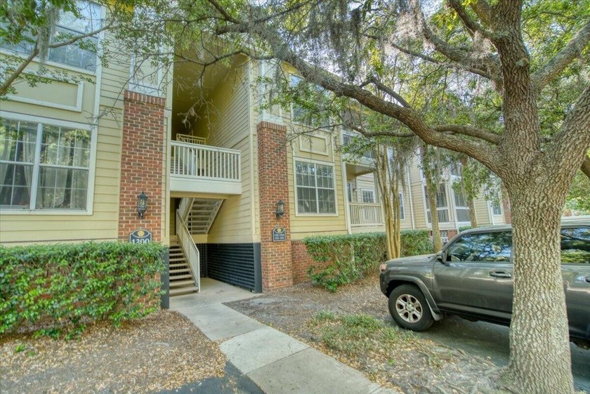 Seaside Farms-Long Grove 2 Bed/2 full bath condo-freshly painted - Beach Condo for sale in Mount Pleasant, South Carolina on Beachhouse.com