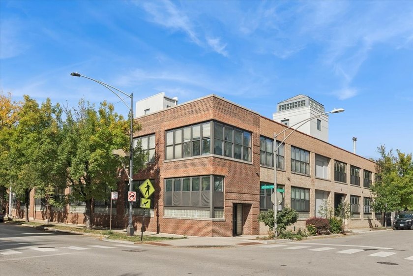 Welcome Home to 2804 LakewoodAve. Prepare to see WOW! Rarely - Beach Condo for sale in Chicago, Illinois on Beachhouse.com