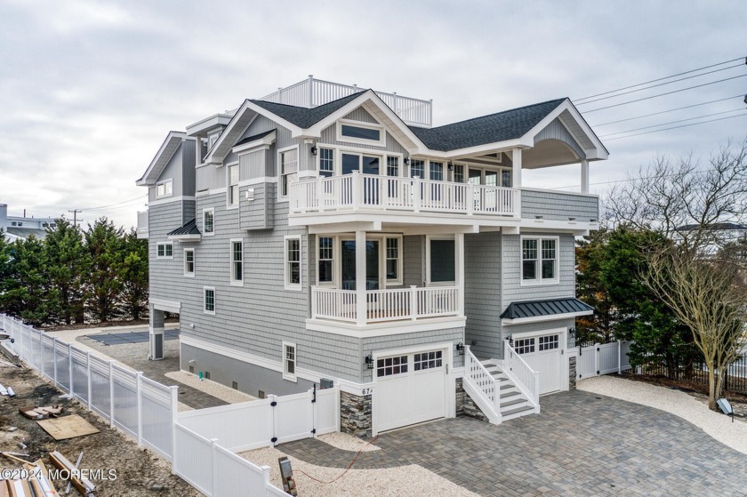 Stunning new oceanblock home built by Mancini Custom Homes, on a - Beach Home for sale in Long Beach Island, New Jersey on Beachhouse.com