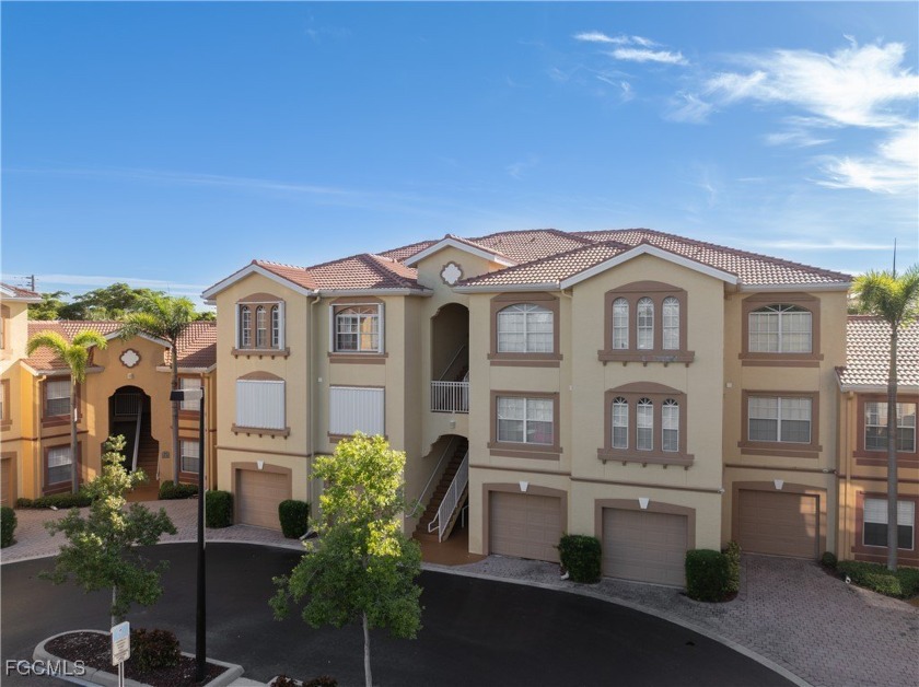 2 bed 2 bath, Manual Installed Shutters. Turnkey, furnished - Beach Condo for sale in Fort Myers, Florida on Beachhouse.com