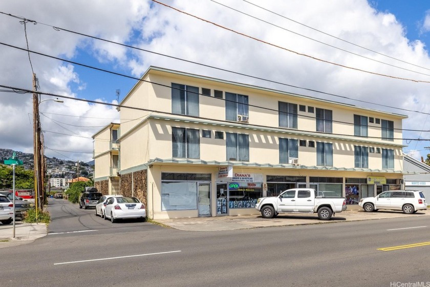 Excellent opportunity to manage up to market rents and earn a 6 - Beach Commercial for sale in Honolulu, Hawaii on Beachhouse.com