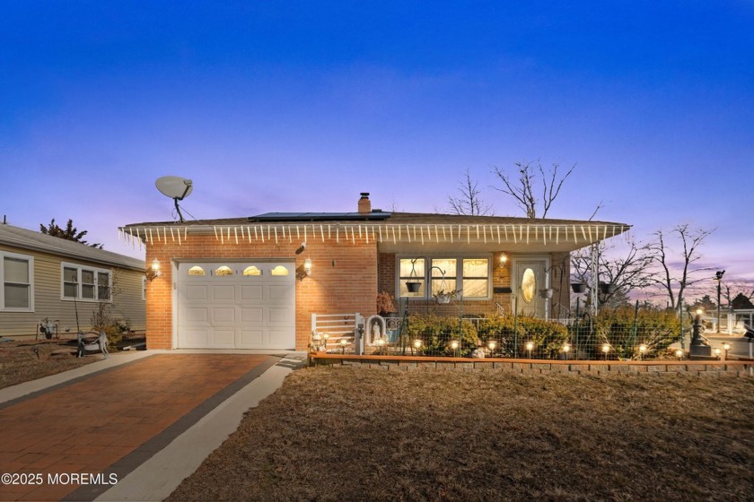 Move in Ready! featuring natural light throughout the home. This - Beach Home for sale in Toms River, New Jersey on Beachhouse.com