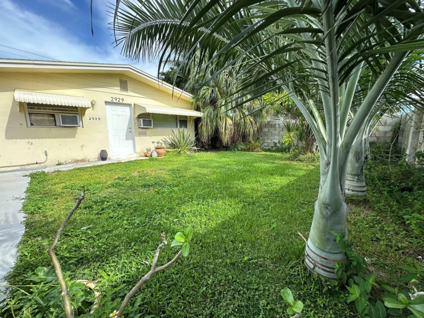 Currently configured as two separate spaces this 3-bedroom - Beach Home for sale in Key West, Florida on Beachhouse.com