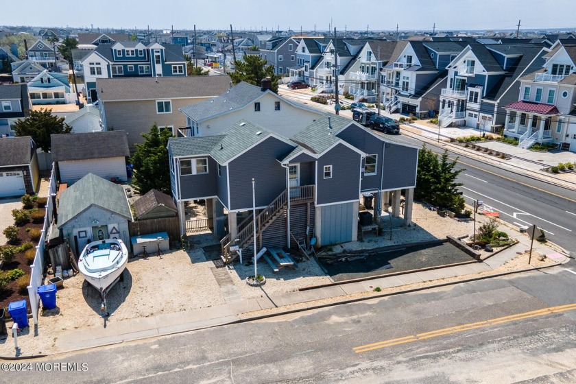 Oceanside raised ranch with 1 bedroom & 1.5 baths is ideally - Beach Home for sale in Mantoloking, New Jersey on Beachhouse.com