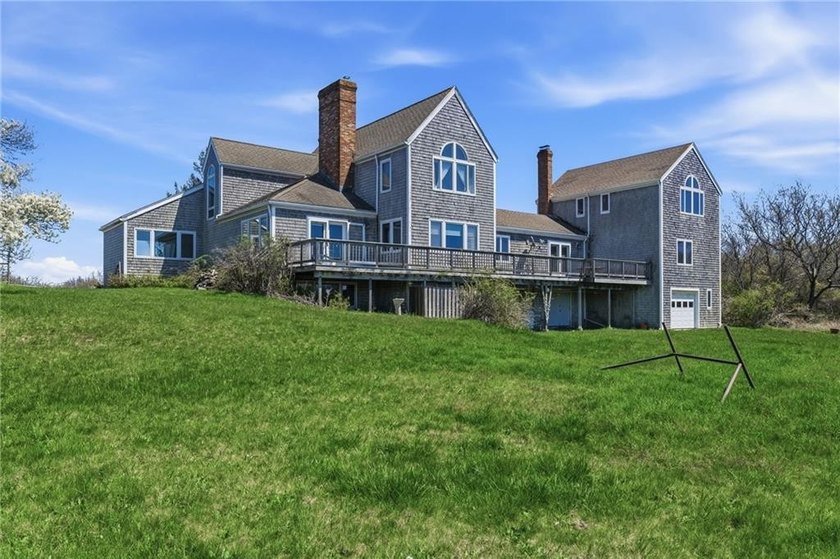 Stunning coastal home available on Block Island offering a rare - Beach Home for sale in Block Island, Rhode Island on Beachhouse.com